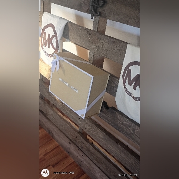 Michael Kors Beige Crossbody Bag - Picture 4 of 16